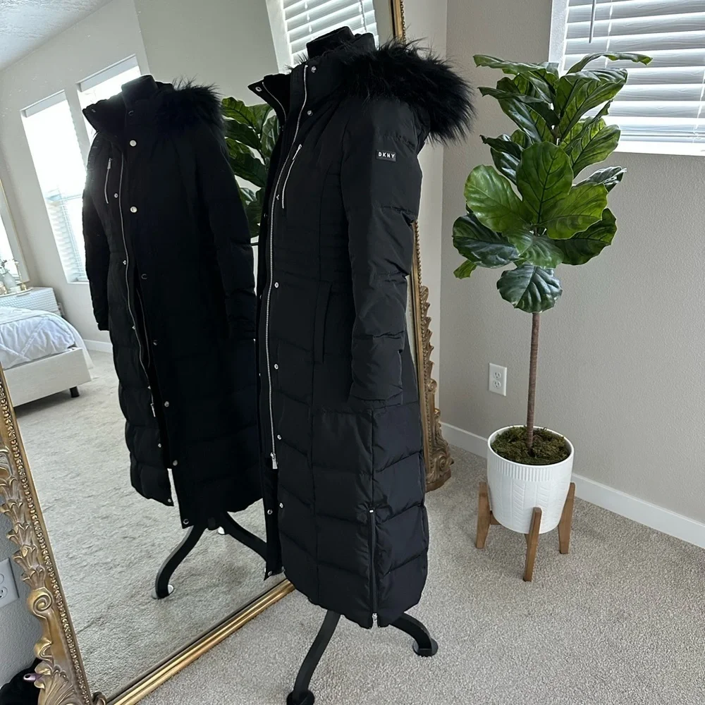 NWOT Faux Fur Trim Maxi Puffer